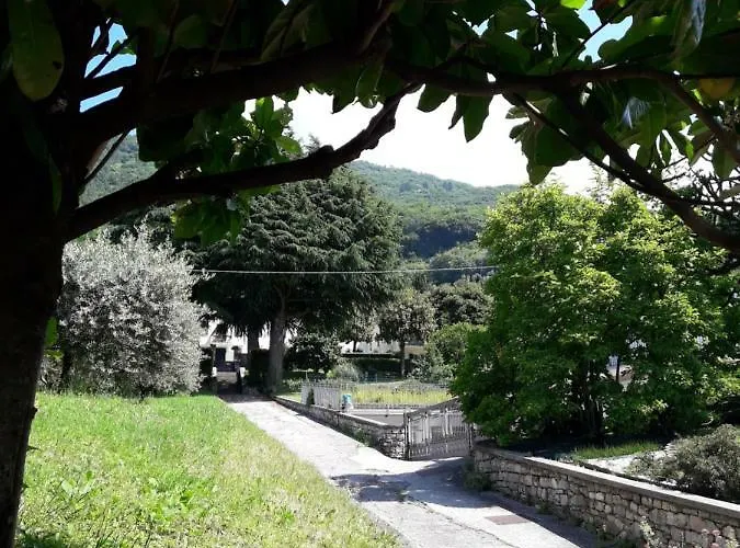 بيت للعطل C & C *